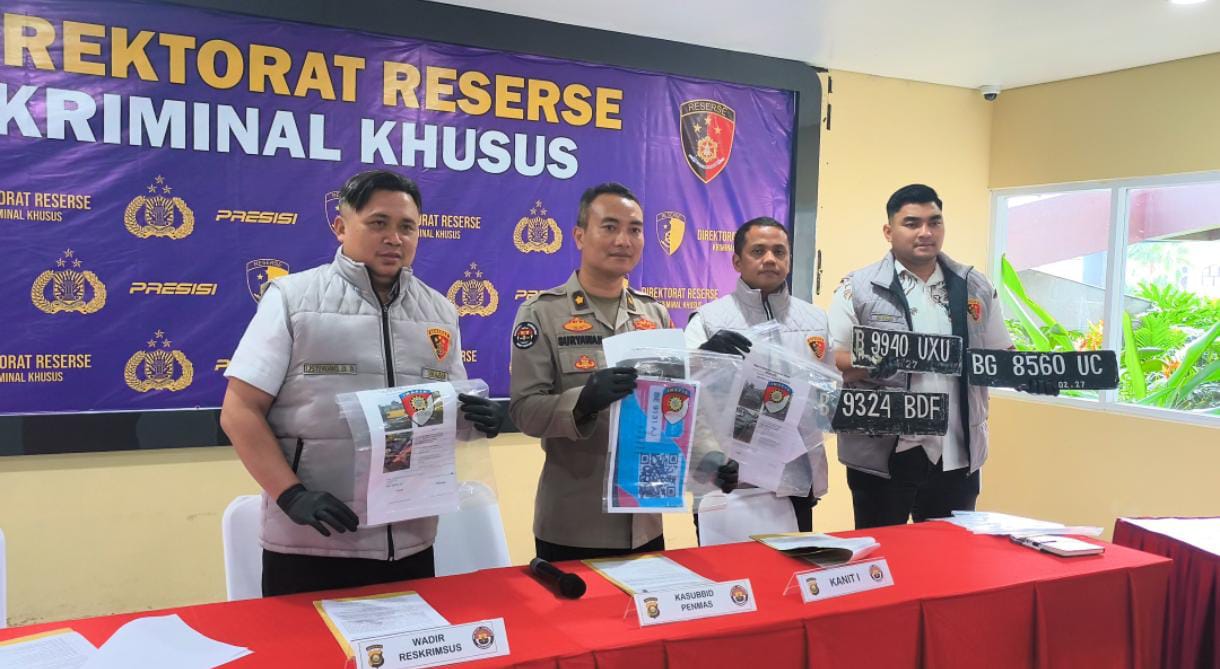 Gudang Penimbunan Solar Subsidi Digerebek Polda Sumsel