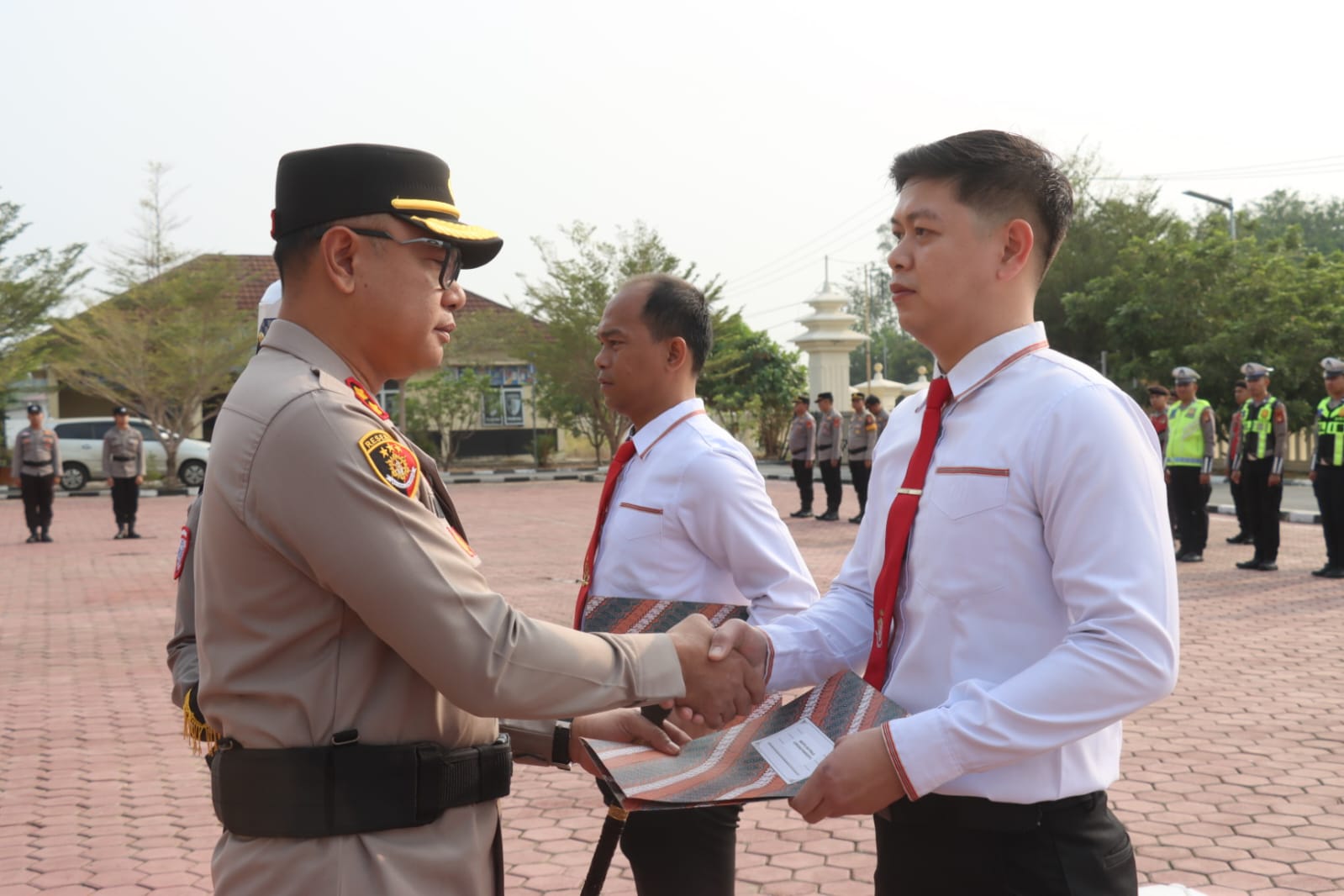 Ungkap Kasus Korupsi Dana Desa, Briptu Kaylara Lorosae Pangestu Raih Penghargaan