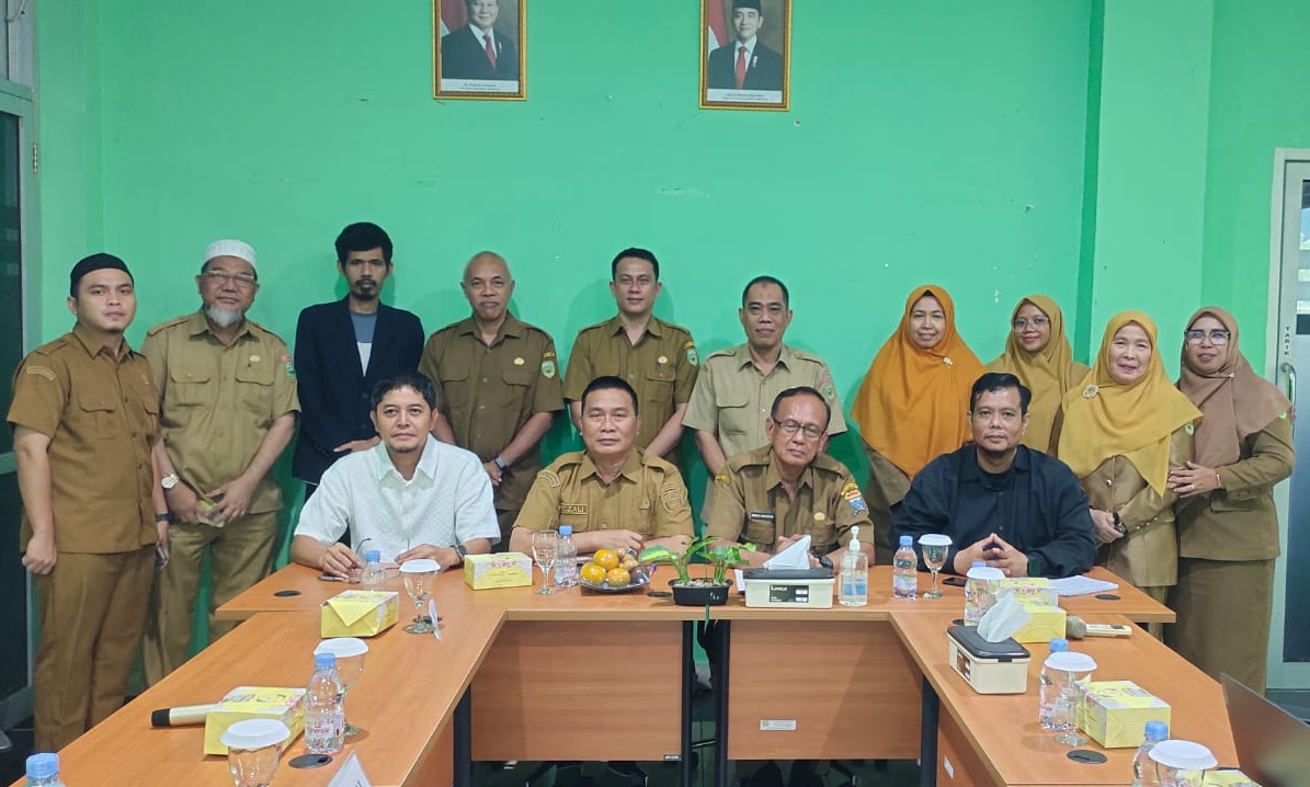 SMAN 17 Palembang Susun dan Reviu Standar Pelayanan Publik Menuju Pelayanan Prima